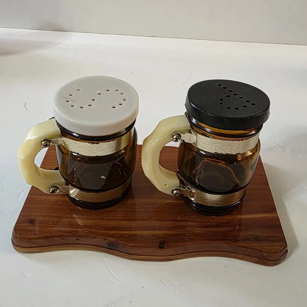 Vtg Amber Glass Mug Salt Pepper Shaker W Base #290